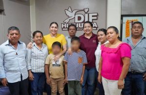 Beneficencia pública y DIF Huejutla entregan auxiliares auditivos gratuitos