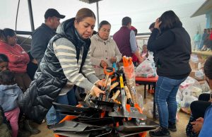 Despacho del Gobernador entrega herramientas donadas a familias damnificadas