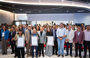 Julio Menchaca entrega Premio Hidalgo de Ciencia y Tecnología 2025