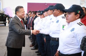Julio Menchaca refuerza la seguridad y reconoce a policías de Hidalgo