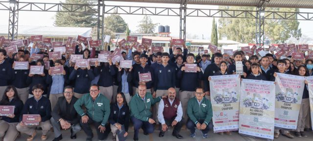 Natividad Castrejón entrega tabletas a estudiantes del Conalep Tulancingo (4) (1)