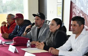Entrega Gobierno Municipal permisos a aseadores de calzado del Jardín La Floresta