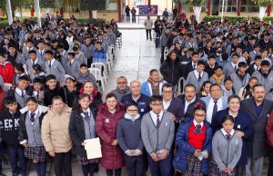 Natividad Castrejón entrega 903 lentes a estudiantes de San Salvador