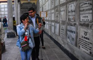 Hidalguenses realizan recorrido inclusivo en la primera Noche de Museos de la CDMX