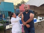 DIF Huejutla instala módulo de vacunación en la feria de nochebuena