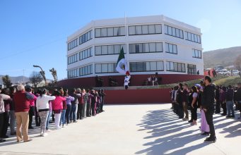 ACTIVACIÓN FÍSICA Y HONORES A LA BANDERA FORTALECEN LA IDENTIDAD Y EL BIENESTAR LABORAL