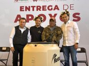 Despacho del Gobernador entrega tinacos a familias hidalguenses