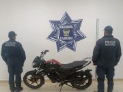 Detiene Policía de Tulancingo a dos personas; aseguran arma de fuego, sustancias prohibidas y motocicletas con reporte de robo