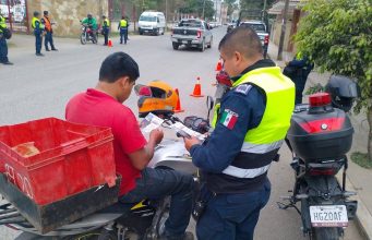 Refuerzan cultura de prevención con campaña de uso correcto de casco en Huejutla