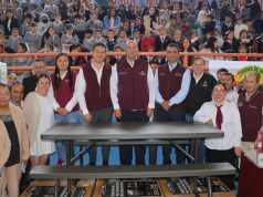 Entregan apoyos educativos a más de 50 planteles en Pacula