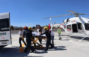 Traslado aéreo oportuno garantiza atención especializada a paciente de la Huasteca