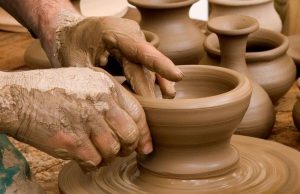 Huejutla impulsa el talento artesanal con bazar en el marco del Día Internacional de las y los Artesanos