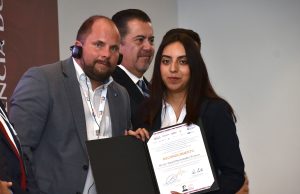 EGRESADA DE ITESA OBTIENE SEGUNDO LUGAR EN PREMIO DE EXCELENCIA DUAL