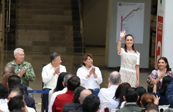 Julio Menchaca acompaña la inauguración del tren Buenavista–AIFA