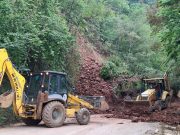 ATIENDE GOBIERNO DE HIDALGO DERRUMBE EN TIANGUISTENGO; SE RESTABLECE LA CIRCULACIÓN VEHICULAR