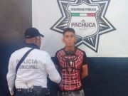 Detienen a hombre por realizar pintas en mobiliario público en el Centro de Pachuca