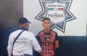 Detienen a hombre por realizar pintas en mobiliario público en el Centro de Pachuca