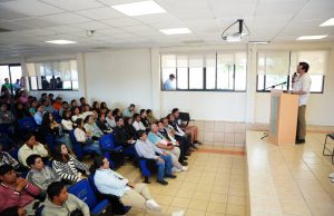 Gobierno de Hidalgo acerca programas de apoyo a estudiantes del Iteshu