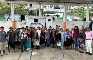 IAAMEH lleva salud integral y apoyos a personas mayores en la región Otomí-Tepehua
