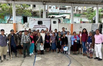 IAAMEH lleva salud integral y apoyos a personas mayores en la región Otomí-Tepehua