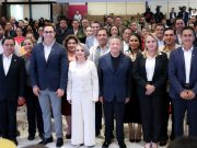 Julio Menchaca toma protesta al nuevo presidente de la Asociación de Alcaldes del Estado de Hidalgo