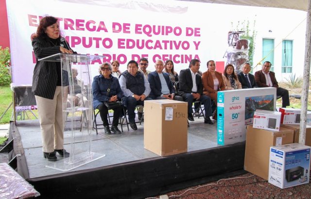 2_IHE entrega apoyos para mejorar espacios escolares en Actopan (1)