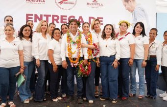 APOYO A PERSONAS CON DISCAPACIDAD DEL ALCALDE ALFREDO SAN ROMÁN Y LA TITULAR DEL DIF MUNICIPAL, KRISTEL RODRÍGUEZ