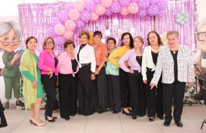 IAAMEH reúne a madres adultas mayores en festejos regionales