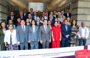 Hidalgo participa en reunión nacional de autoridades educativas