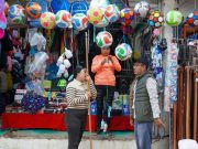 REGLAMENTOS DESPEJA BANQUETAS EN CALLE CONSTITUYENTES DEL MERCADO MUNICIPAL DE HUEJUTLA