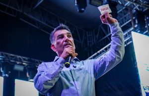 ALFREDO SAN ROMÁN RECONOCE Y CELEBRA LA LABOR DE LAS Y LOS DOCENTES DE HUEJUTLA