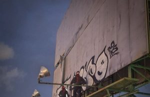 Retiran sección de espectacular por riesgo de desprendimiento en Pachuca