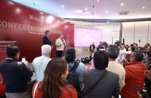 Julio Menchaca reconoce labor del gremio periodístico hidalguense