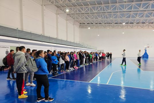 Fortalece IHE la enseñanza del baloncesto escolar en educación básica