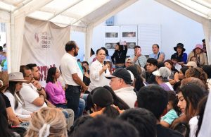 Presidenta convive con más de 500 vecinos en la entrega guarniciones y banquetas de la colonia El Paraíso