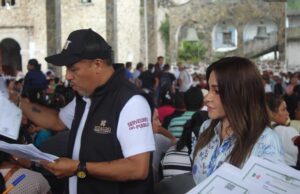 Contraloría fortalece la transparencia durante la entrega de apoyos sociales en Calnali y Huazalingo