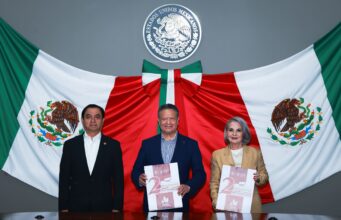 Menchaca Salazar respalda trabajo legislativo de Andrés Velázquez