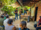 Alumnos de la Politécnica de Huejutla capacitan a productores de la Huasteca en apicultura y cítricos