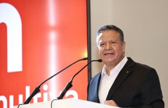 Consolida Julio Menchaca alianza estratégica con el sector privado en foro empresarial