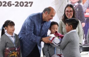 Entrega IHE y Gobierno de Hidalgo, paquetes de útiles, uniformes y calzado en la región Tula-Tepeji