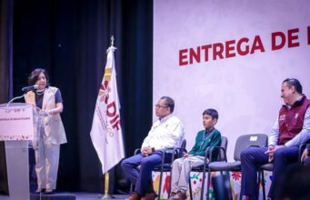Entrega DIF Hidalgo becas PILARES a más de 300 estudiantes de 17 municipios