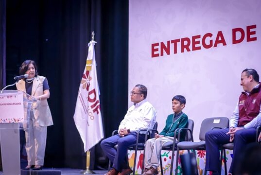 Entrega DIF Hidalgo becas PILARES a más de 300 estudiantes de 17 municipios