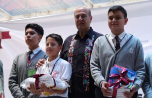 Natividad Castrejón encabeza jornada educativa en Ixmiquilpan