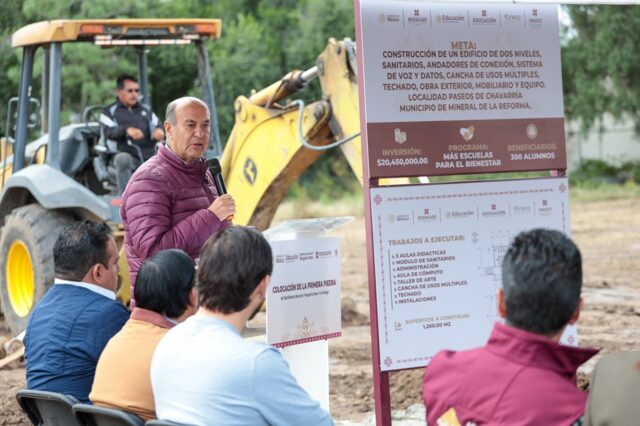2Natividad Castrejón coloca primera piedra del Bachillerato Nacional “Margarita Maza” en Mineral de la Reforma