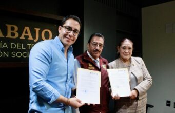 Realizan la entrega de toma de nota a lideresa sindical de Pachuca