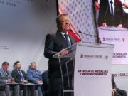 Reconoce Julio Menchaca la trayectoria y vocación del personal médico de Hidalgo