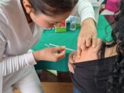 Eleva Salud Hidalgo metas de inmunización para el invierno: aumentan 89% dosis contra COVID-19
